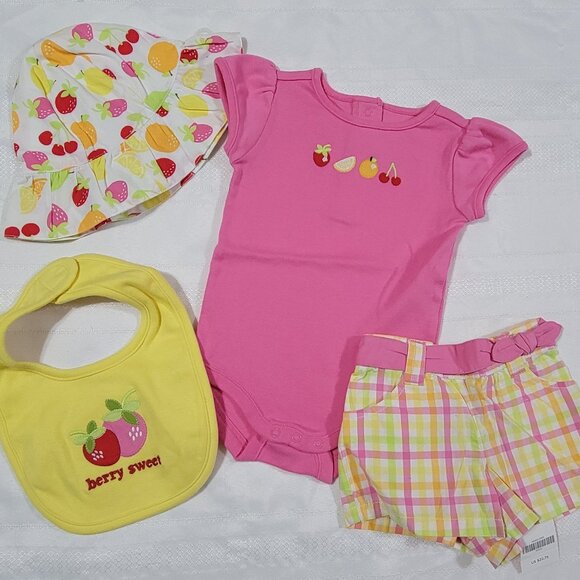 Gymboree Berry Sweet NWT 3-6 month set. Bodysuit, shorts,Hat & Bib Mixed Bin Z33 - Picture 1 of 5